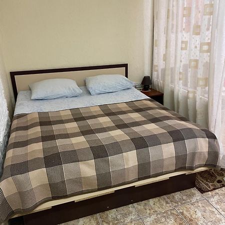 Mini-Hotel In Odessa Yard Bagian luar foto